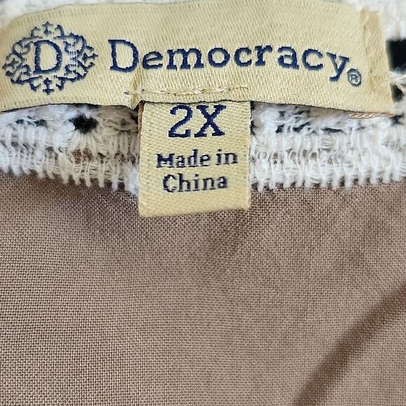Democracy Rayon Taupe Brown Blouse W/ Cream Cotton Embroidery, 2X - Picture 6 of 8
